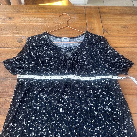 Old navy fit and flare top with lace up tie size large - Picture 4 of 5